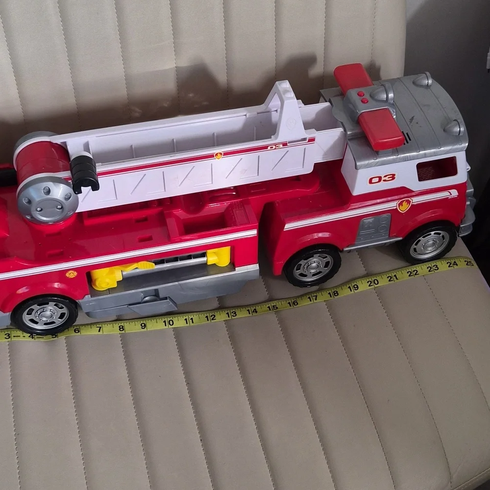 Paw Patrol Marshall Red Kids Fire Truck Toy with Extendable Ladder
